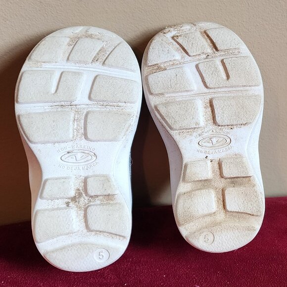 Athletic Works Toddler Girls’ Mesh Jogger Sneakers, Size 5 - Picture 7 of 7